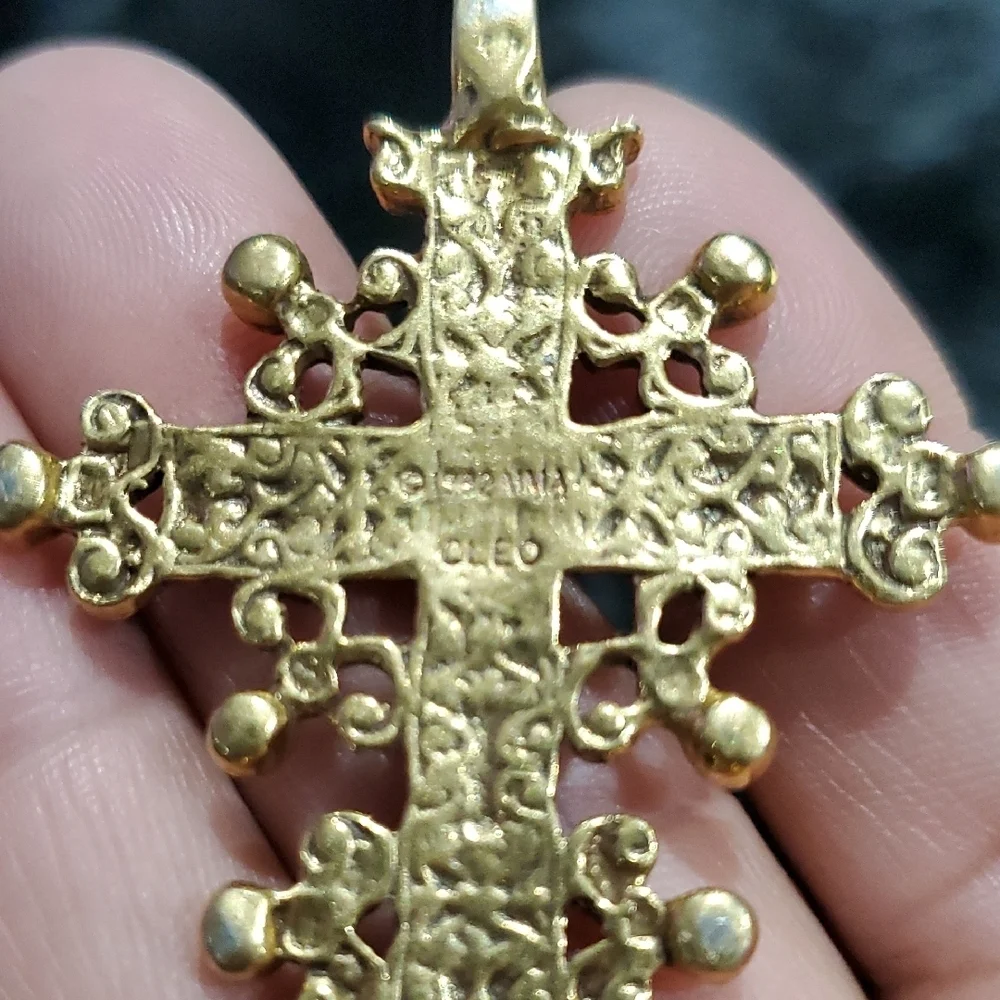 1992 MMA Cleo Elegant Gold Cross Pendant Metropolitan Museum Of Arts Vintage MET